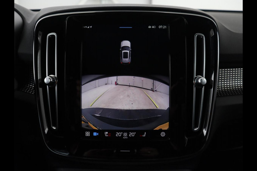 Volvo XC40 Recharge P8 AWD R Design | Trekhaak | Leder/Alcantara | Stoel & stuurverwarming | Keyless | Navigatie | Adaptive cruise | Carplay | Full LED