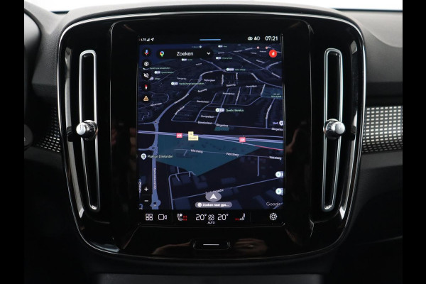 Volvo XC40 Recharge P8 AWD R Design | Trekhaak | Leder/Alcantara | Stoel & stuurverwarming | Keyless | Navigatie | Adaptive cruise | Carplay | Full LED
