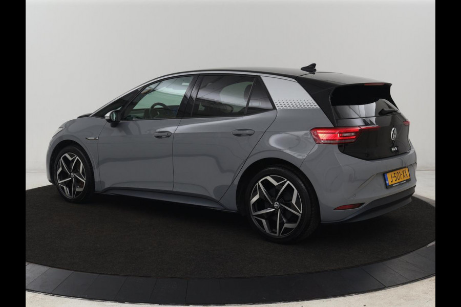 Volkswagen ID.3 First Plus 58 kWh | Stoel & stuurverwarming | Camera | Adaptive cruise | Sfeerverlichting | Carplay | Navigatie | Matrix LED | Parkeerhulp | Sfeerverlichting | Climate control