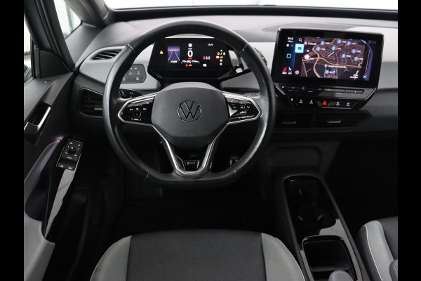 Volkswagen ID.3 First Plus 58 kWh | Stoel & stuurverwarming | Camera | Adaptive cruise | Sfeerverlichting | Carplay | Navigatie | Matrix LED | Parkeerhulp | Sfeerverlichting | Climate control
