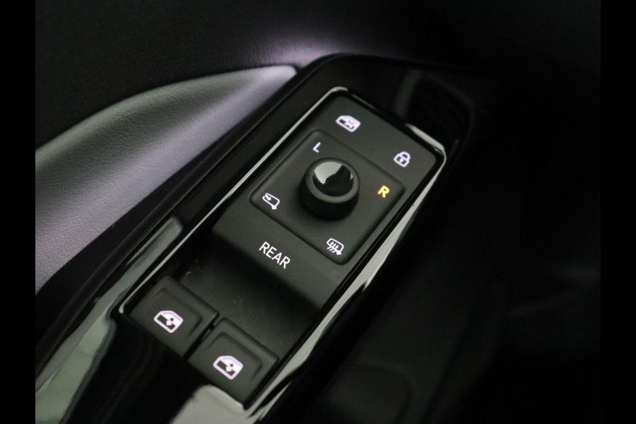 Volkswagen ID.3 First Plus 58 kWh | Stoel & stuurverwarming | Camera | Adaptive cruise | Sfeerverlichting | Carplay | Navigatie | Matrix LED | Parkeerhulp | Sfeerverlichting | Climate control