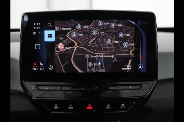 Volkswagen ID.3 First Plus 58 kWh | Stoel & stuurverwarming | Camera | Adaptive cruise | Sfeerverlichting | Carplay | Navigatie | Matrix LED | Parkeerhulp | Sfeerverlichting | Climate control