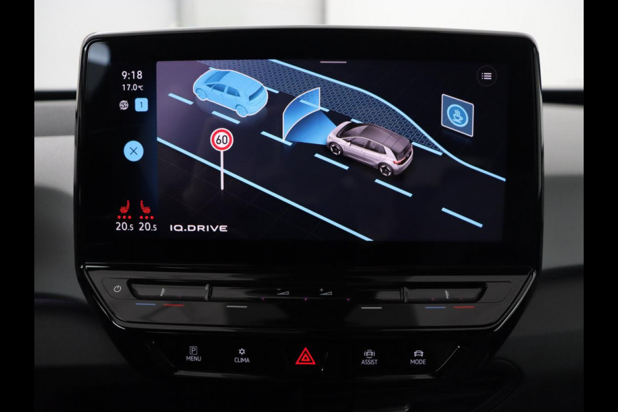 Volkswagen ID.3 First Plus 58 kWh | Stoel & stuurverwarming | Camera | Adaptive cruise | Sfeerverlichting | Carplay | Navigatie | Matrix LED | Parkeerhulp | Sfeerverlichting | Climate control