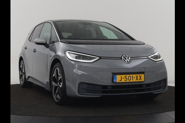 Volkswagen ID.3 First Plus 58 kWh | Stoel & stuurverwarming | Camera | Adaptive cruise | Sfeerverlichting | Carplay | Navigatie | Matrix LED | Parkeerhulp | Sfeerverlichting | Climate control