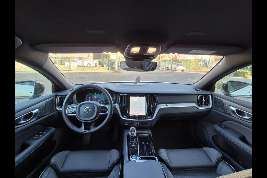 Volvo V60 2.0 T6 hybrid AWD Plus Dark 388PK KRISTAL Autopilot +70km Hyrbride BTW Volle optielijst Adaptieve cruise control CarPlay