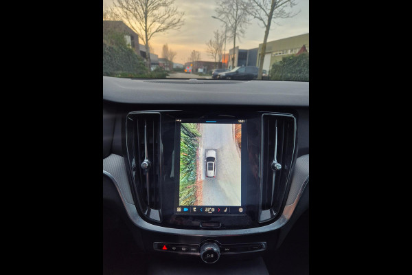 Volvo V60 2.0 T6 hybrid AWD Plus Dark 388PK KRISTAL Autopilot +70km Hyrbride BTW Volle optielijst Adaptieve cruise control CarPlay