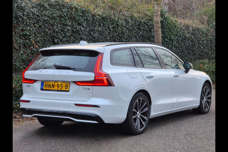 Volvo V60 2.0 T6 hybrid AWD Plus Dark 388PK KRISTAL Autopilot +70km Hyrbride BTW Volle optielijst Adaptieve cruise control CarPlay