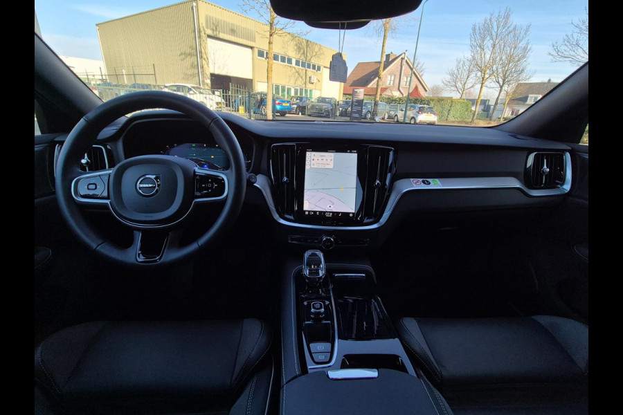 Volvo V60 2.0 T6 hybrid AWD Plus Dark 388PK KRISTAL Autopilot +70km Hyrbride BTW Volle optielijst Adaptieve cruise control CarPlay