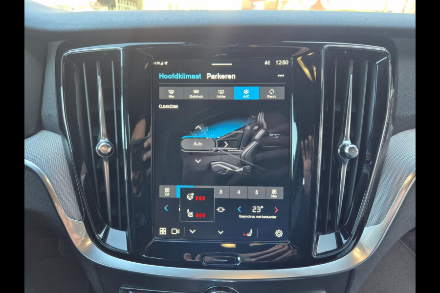 Volvo V60 2.0 T6 hybrid AWD Plus Dark 388PK KRISTAL Autopilot +70km Hyrbride BTW Volle optielijst Adaptieve cruise control CarPlay
