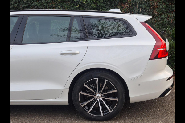 Volvo V60 2.0 T6 hybrid AWD Plus Dark 388PK KRISTAL Autopilot +70km Hyrbride BTW Volle optielijst Adaptieve cruise control CarPlay