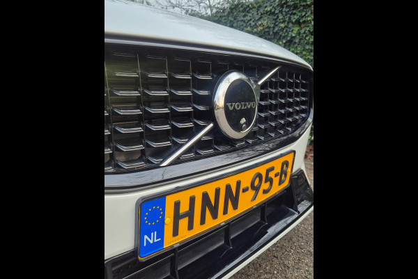 Volvo V60 2.0 T6 hybrid AWD Plus Dark 388PK KRISTAL Autopilot +70km Hyrbride BTW Volle optielijst Adaptieve cruise control CarPlay