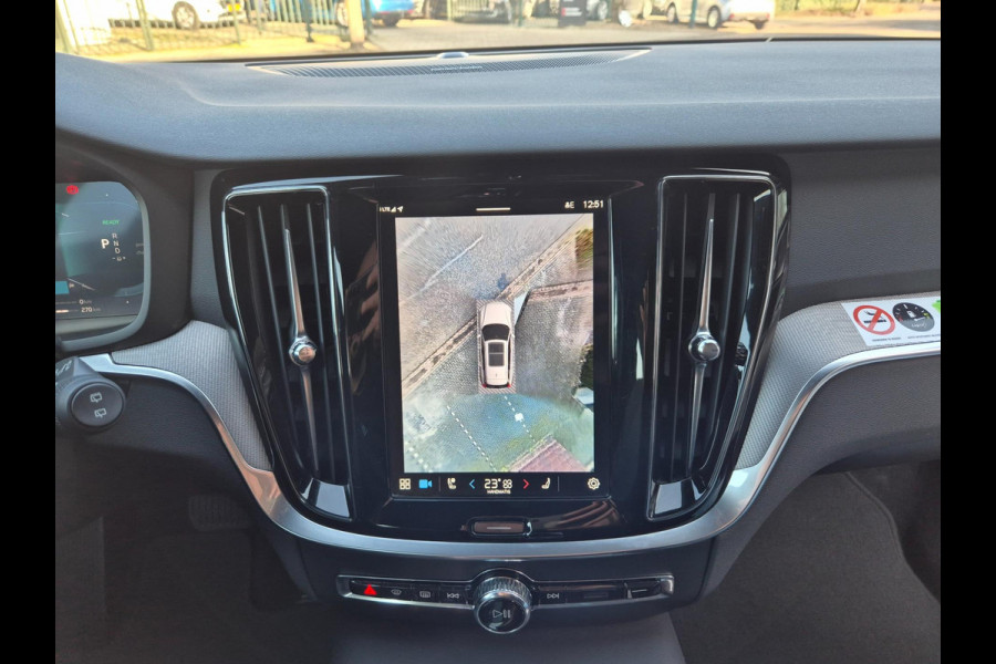 Volvo V60 2.0 T6 hybrid AWD Plus Dark 388PK KRISTAL Autopilot +70km Hyrbride BTW Volle optielijst Adaptieve cruise control CarPlay