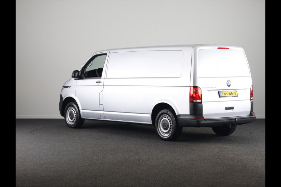 Volkswagen Transporter 2.0 TDI L2H1 32 110 pk | Navigatie via App | Trekhaak | Parkeersensoren achter | Cruise control |