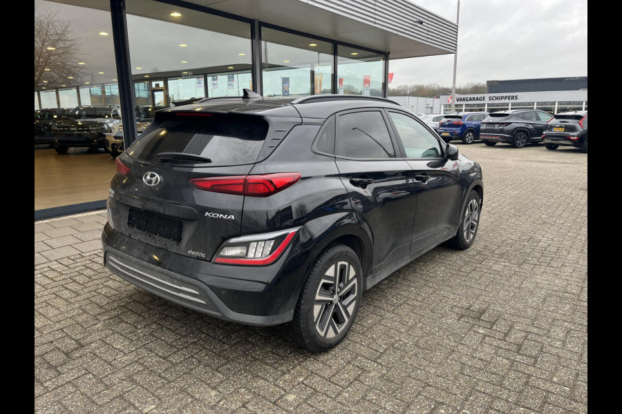Hyundai KONA ELECTRIC Comfort 64 kWh | Stoelverwarming | Camera |  Audio-navigatiesysteem | Automatische airconditioning