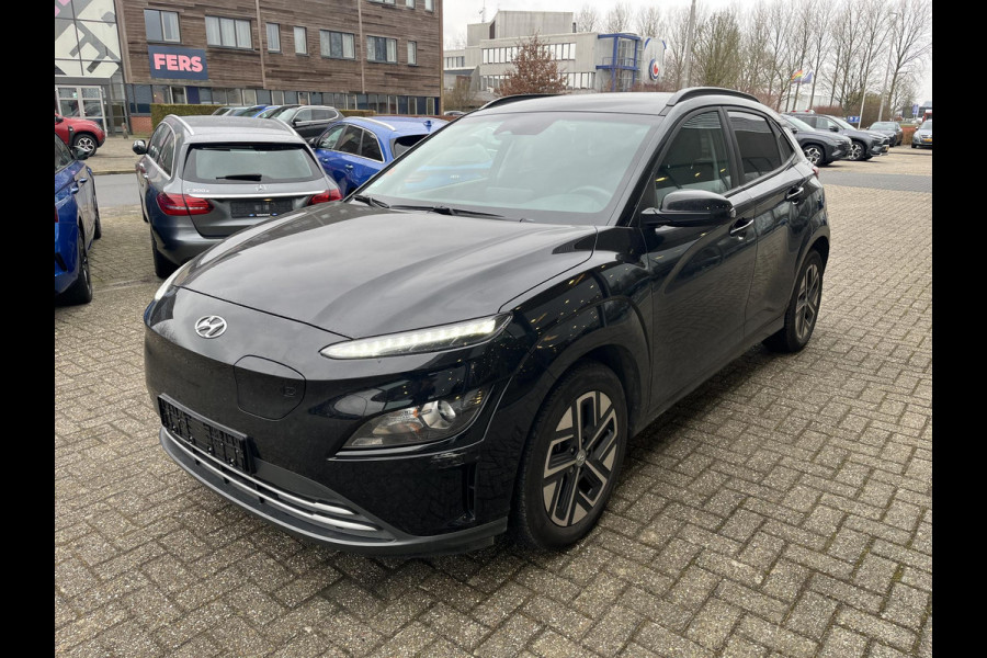 Hyundai KONA ELECTRIC Comfort 64 kWh | Stoelverwarming | Camera |  Audio-navigatiesysteem | Automatische airconditioning
