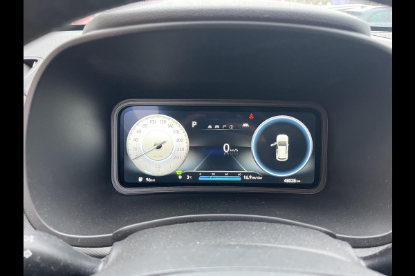 Hyundai KONA ELECTRIC Comfort 64 kWh | Stoelverwarming | Camera |  Audio-navigatiesysteem | Automatische airconditioning