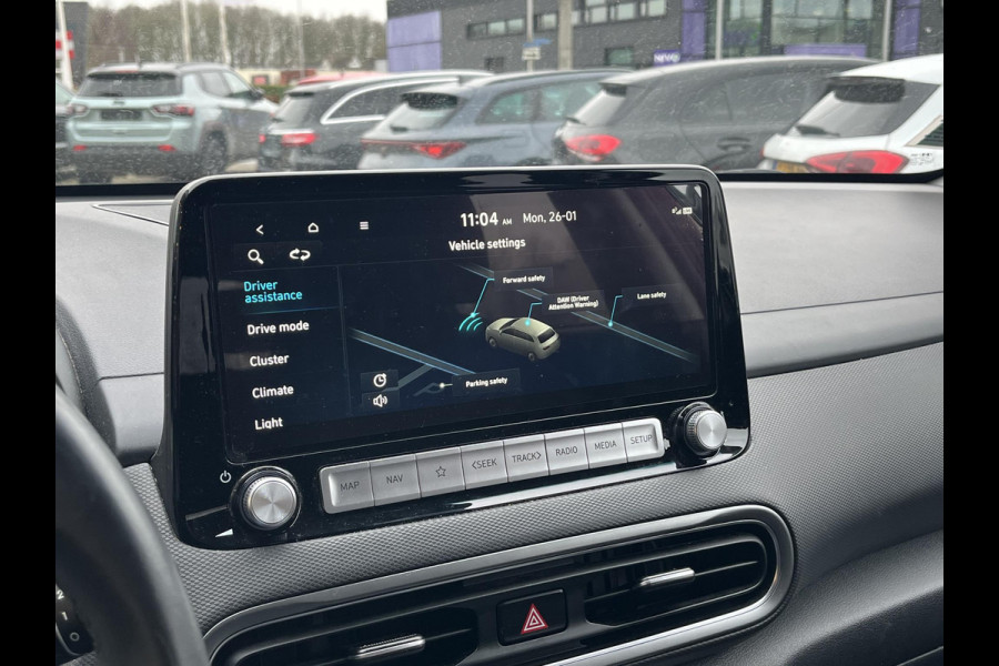 Hyundai KONA ELECTRIC Comfort 64 kWh | Stoelverwarming | Camera |  Audio-navigatiesysteem | Automatische airconditioning