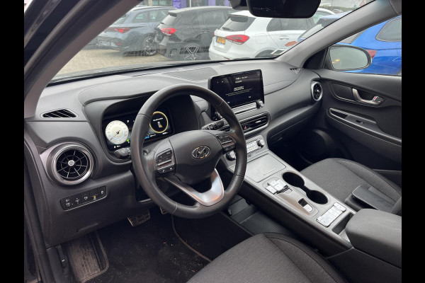 Hyundai KONA ELECTRIC Comfort 64 kWh | Stoelverwarming | Camera |  Audio-navigatiesysteem | Automatische airconditioning