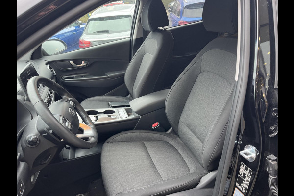 Hyundai KONA ELECTRIC Comfort 64 kWh | Stoelverwarming | Camera |  Audio-navigatiesysteem | Automatische airconditioning