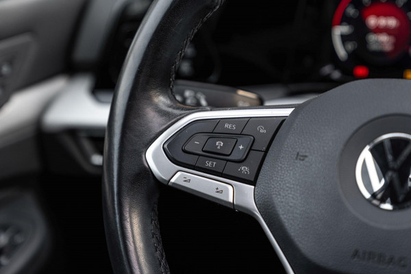 Volkswagen Golf 1.0 TSI Life 110 PK 1e Eig Adaptive Pano Sfeerverl. LED 17''