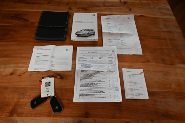 Volkswagen Golf 1.0 TSI Life 110 PK 1e Eig Adaptive Pano Sfeerverl. LED 17''