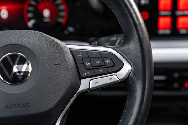 Volkswagen Golf 1.0 TSI Life 110 PK 1e Eig Adaptive Pano Sfeerverl. LED 17''