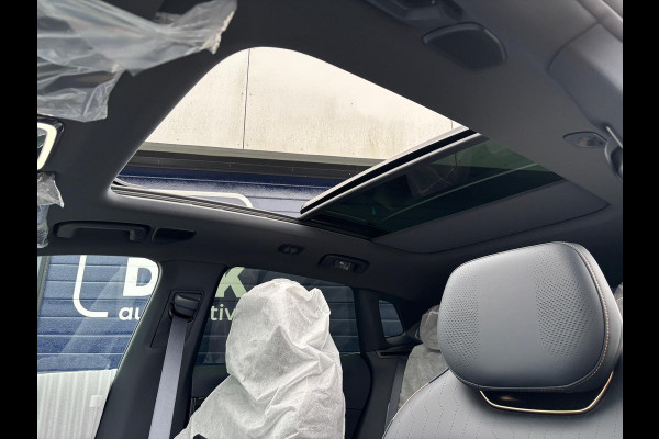 Lynk & Co 08 1.5 More NIEUW MODEL Panoramadak, Camera's, Harman / Kardon geluid installatie