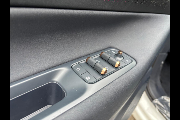 Lynk & Co 08 1.5 More NIEUW MODEL Panoramadak, Camera's, Harman / Kardon geluid installatie