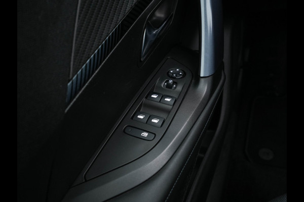 Peugeot e-2008 EV Allure 50 kWh [ 3-Fase ] {SOH-84%} (INCL-BTW) *PANO | LEATHER-FABRIC | FULL-LED | SPORT-SEATS | DIGI-COCKPIT | CAMERA | KEYLESS | PRIVACY-GLASS | DAB+ | NAVI-FULLMAP | ECC | CARPLAY | LANE-ASSIST | PDC | CRUISE | 17''ALU*