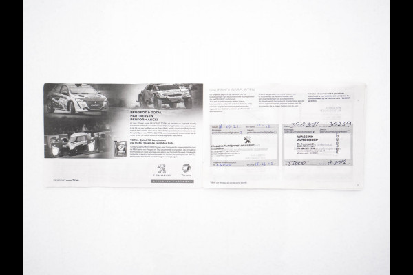 Peugeot e-2008 EV Allure 50 kWh [ 3-Fase ] {SOH-84%} (INCL-BTW) *PANO | LEATHER-FABRIC | FULL-LED | SPORT-SEATS | DIGI-COCKPIT | CAMERA | KEYLESS | PRIVACY-GLASS | DAB+ | NAVI-FULLMAP | ECC | CARPLAY | LANE-ASSIST | PDC | CRUISE | 17''ALU*