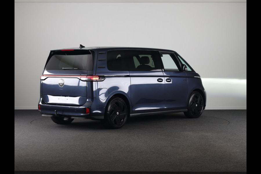 Volkswagen ID. Buzz GTX 86 kWh LWB 7p. 340 pk | Verlengde garantie | Navigatie | Trekhaak (wegklapbaar) | Parkeersensoren (Park assist) | Achteruitrijcamera | Stoelverwarming v/a |