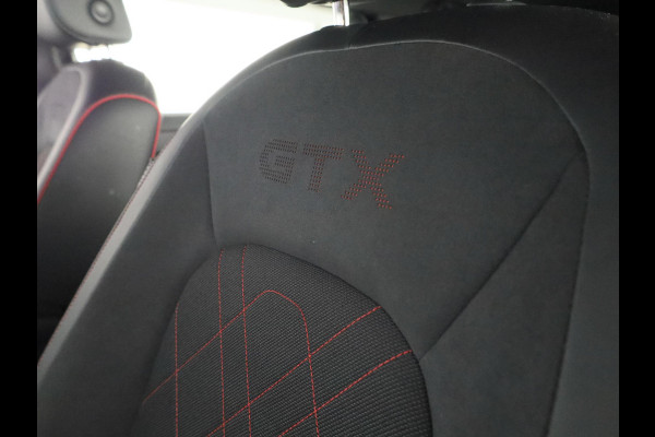 Volkswagen ID. Buzz GTX 86 kWh LWB 7p. 340 pk | Verlengde garantie | Navigatie | Trekhaak (wegklapbaar) | Parkeersensoren (Park assist) | Achteruitrijcamera | Stoelverwarming v/a |