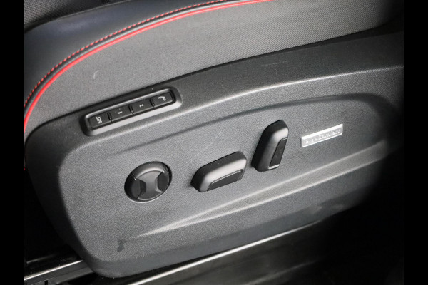 Volkswagen ID. Buzz GTX 86 kWh LWB 7p. 340 pk | Verlengde garantie | Navigatie | Trekhaak (wegklapbaar) | Parkeersensoren (Park assist) | Achteruitrijcamera | Stoelverwarming v/a |