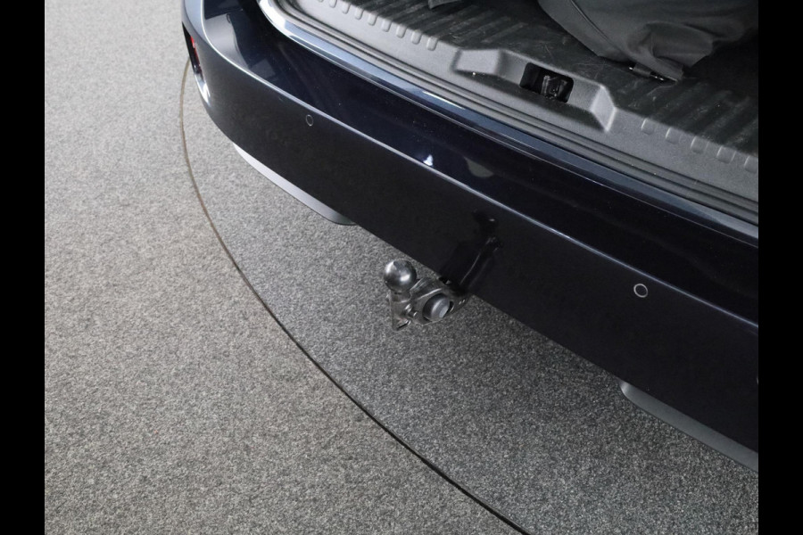 Volkswagen ID. Buzz GTX 86 kWh LWB 7p. 340 pk | Verlengde garantie | Navigatie | Trekhaak (wegklapbaar) | Parkeersensoren (Park assist) | Achteruitrijcamera | Stoelverwarming v/a |