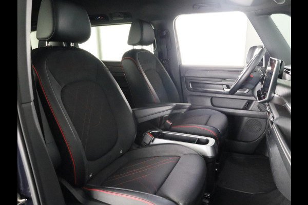 Volkswagen ID. Buzz GTX 86 kWh LWB 7p. 340 pk | Verlengde garantie | Navigatie | Trekhaak (wegklapbaar) | Parkeersensoren (Park assist) | Achteruitrijcamera | Stoelverwarming v/a |