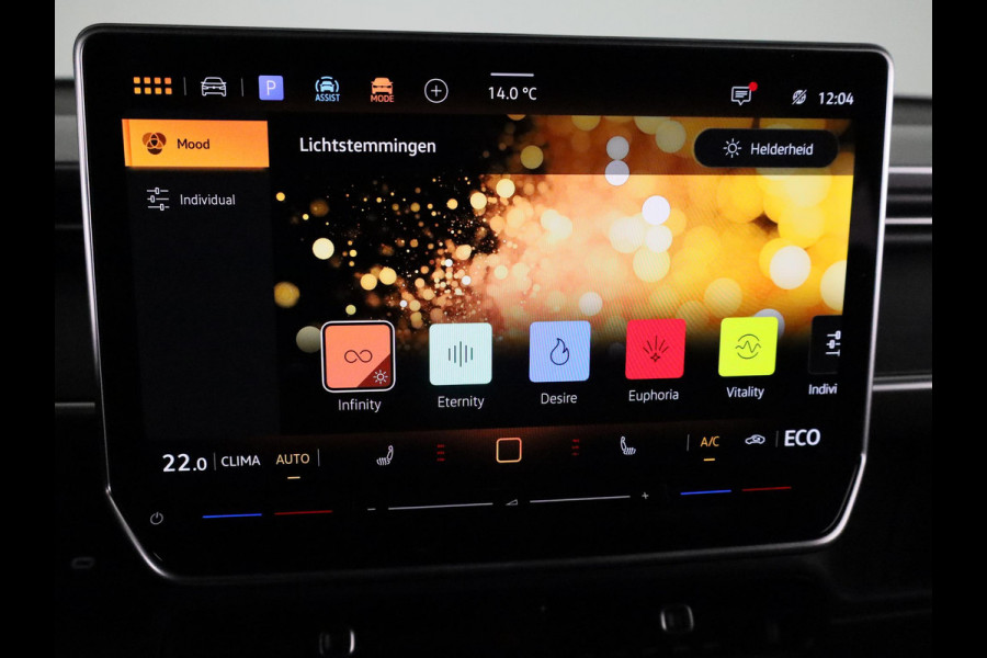 Volkswagen ID. Buzz GTX 86 kWh LWB 7p. 340 pk | Verlengde garantie | Navigatie | Trekhaak (wegklapbaar) | Parkeersensoren (Park assist) | Achteruitrijcamera | Stoelverwarming v/a |