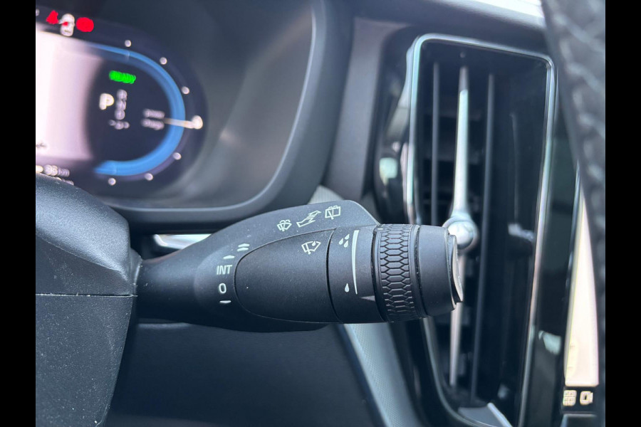 Volvo XC60 2.0 T6 Plug-in hybrid AWD Plus Dark Lichtmetalen Velgen, Panorama Dak, Camera, Lederen bekleding