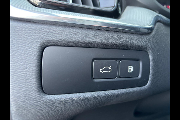 Volvo XC60 2.0 T6 Plug-in hybrid AWD Plus Dark Lichtmetalen Velgen, Panorama Dak, Camera, Lederen bekleding