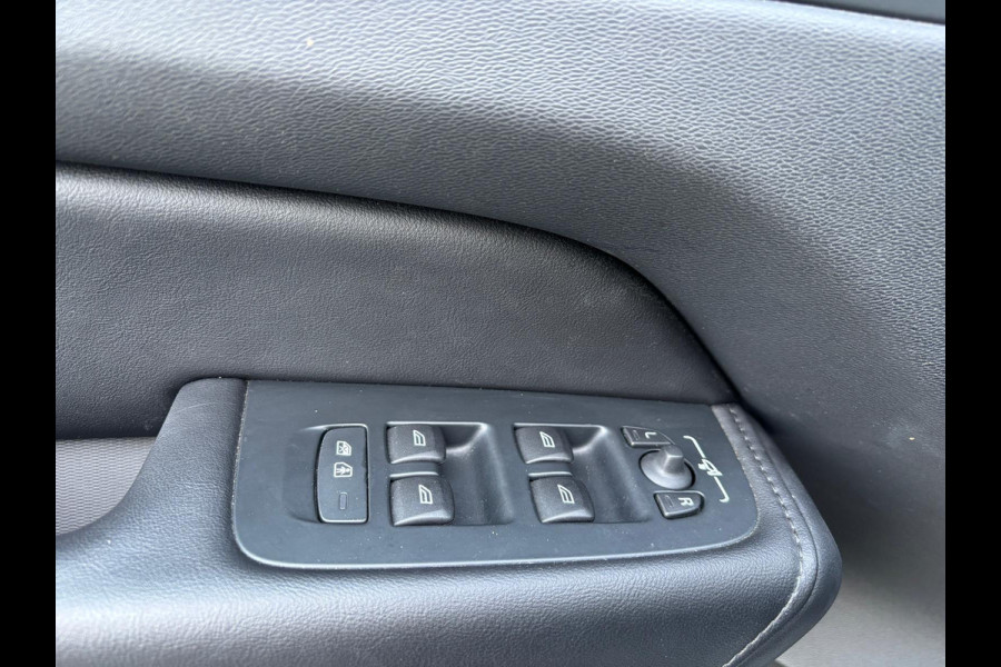 Volvo XC60 2.0 T6 Plug-in hybrid AWD Plus Dark Lichtmetalen Velgen, Panorama Dak, Camera, Lederen bekleding