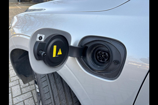 Volvo XC60 2.0 T6 Plug-in hybrid AWD Plus Dark Lichtmetalen Velgen, Panorama Dak, Camera, Lederen bekleding