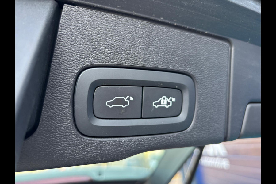Volvo XC60 2.0 T6 Plug-in hybrid AWD Plus Dark Lichtmetalen Velgen, Panorama Dak, Camera, Lederen bekleding