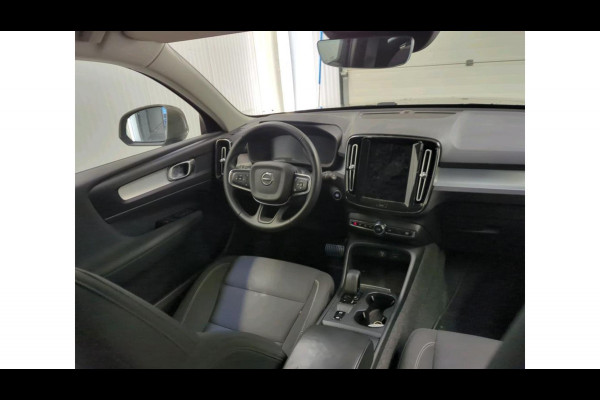 Volvo XC40 1.5 T2 Momentum NL-AUTO | TREKHAAK | STOEL VERWARMING