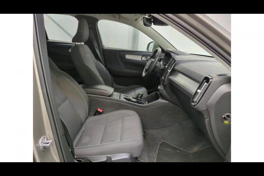 Volvo XC40 1.5 T2 Momentum NL-AUTO | TREKHAAK | STOEL VERWARMING