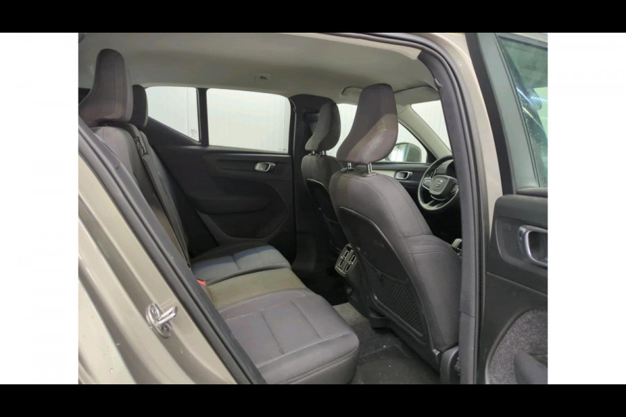 Volvo XC40 1.5 T2 Momentum NL-AUTO | TREKHAAK | STOEL VERWARMING