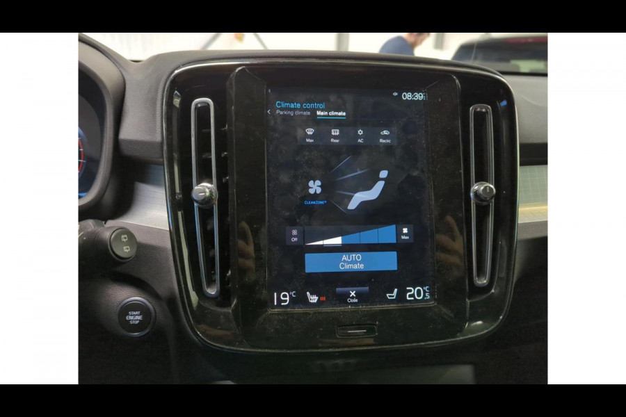 Volvo XC40 1.5 T2 Momentum NL-AUTO | TREKHAAK | STOEL VERWARMING