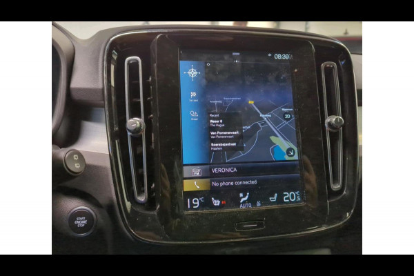 Volvo XC40 1.5 T2 Momentum NL-AUTO | TREKHAAK | STOEL VERWARMING