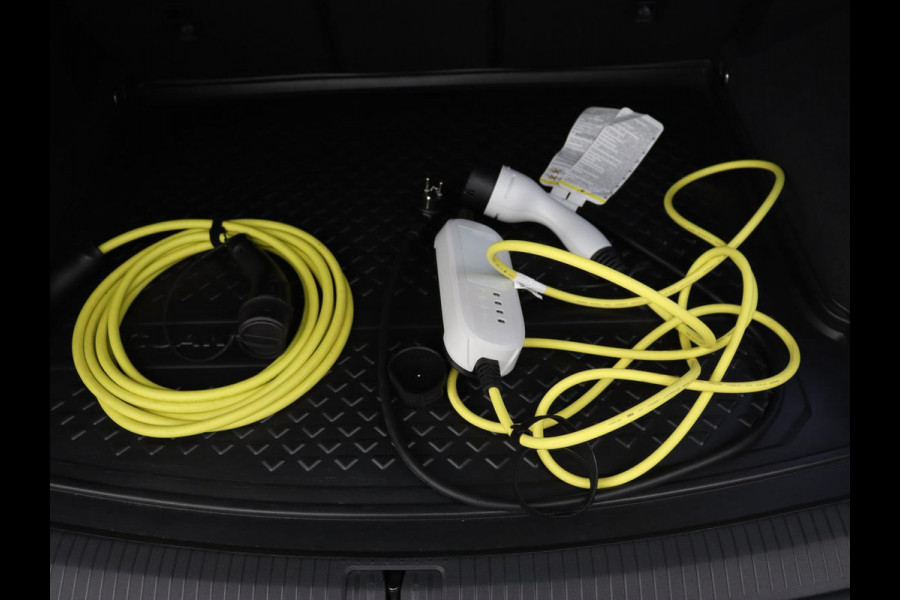 Volkswagen Tiguan 1.4 TSI eHybrid R Line | Trekhaak | Matrix LED | Carplay | Adaptive cruise | Park Assist | Navigatie | Keyless | Virtual Cockpit | Parkeerhulp | PHEV | Plug In