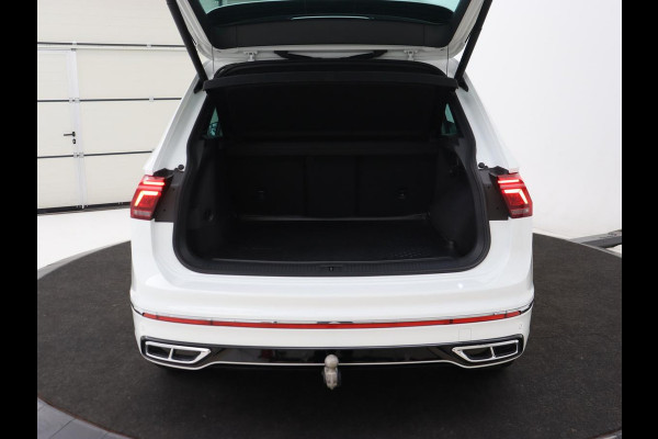 Volkswagen Tiguan 1.4 TSI eHybrid R Line | Trekhaak | Matrix LED | Carplay | Adaptive cruise | Park Assist | Navigatie | Keyless | Virtual Cockpit | Parkeerhulp | PHEV | Plug In