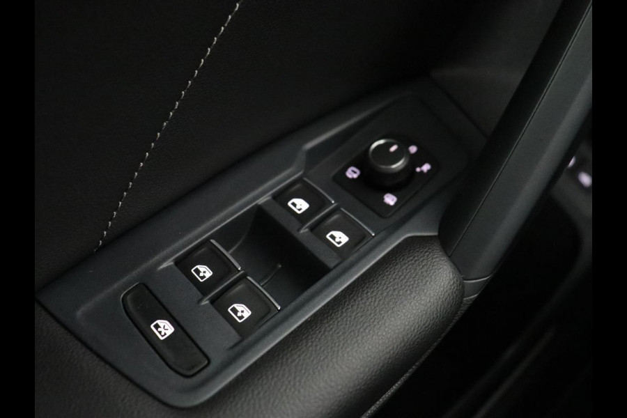 Volkswagen Tiguan 1.4 TSI eHybrid R Line | Trekhaak | Matrix LED | Carplay | Adaptive cruise | Park Assist | Navigatie | Keyless | Virtual Cockpit | Parkeerhulp | PHEV | Plug In