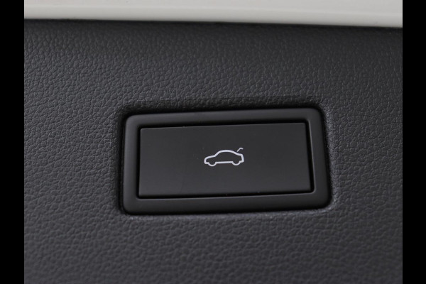 Volkswagen Tiguan 1.4 TSI eHybrid R Line | Trekhaak | Matrix LED | Carplay | Adaptive cruise | Park Assist | Navigatie | Keyless | Virtual Cockpit | Parkeerhulp | PHEV | Plug In